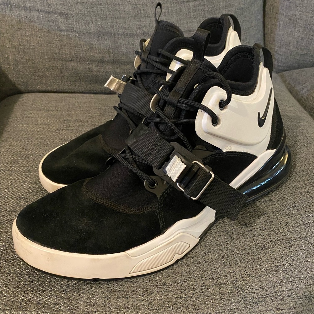 Nike Air Force 270